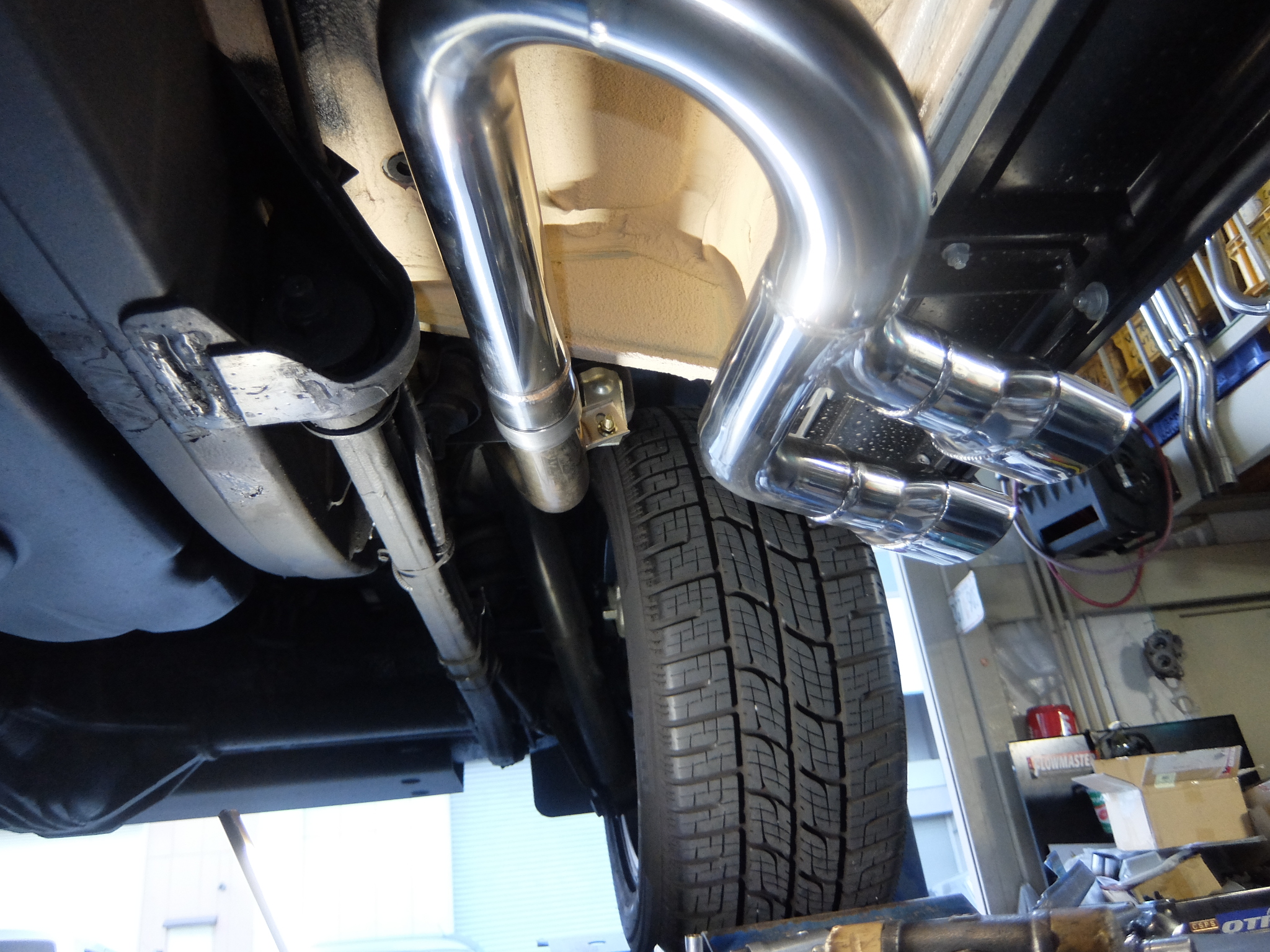 ベンツ W463 G350d マフラーカッター加工 - EAGLETEC